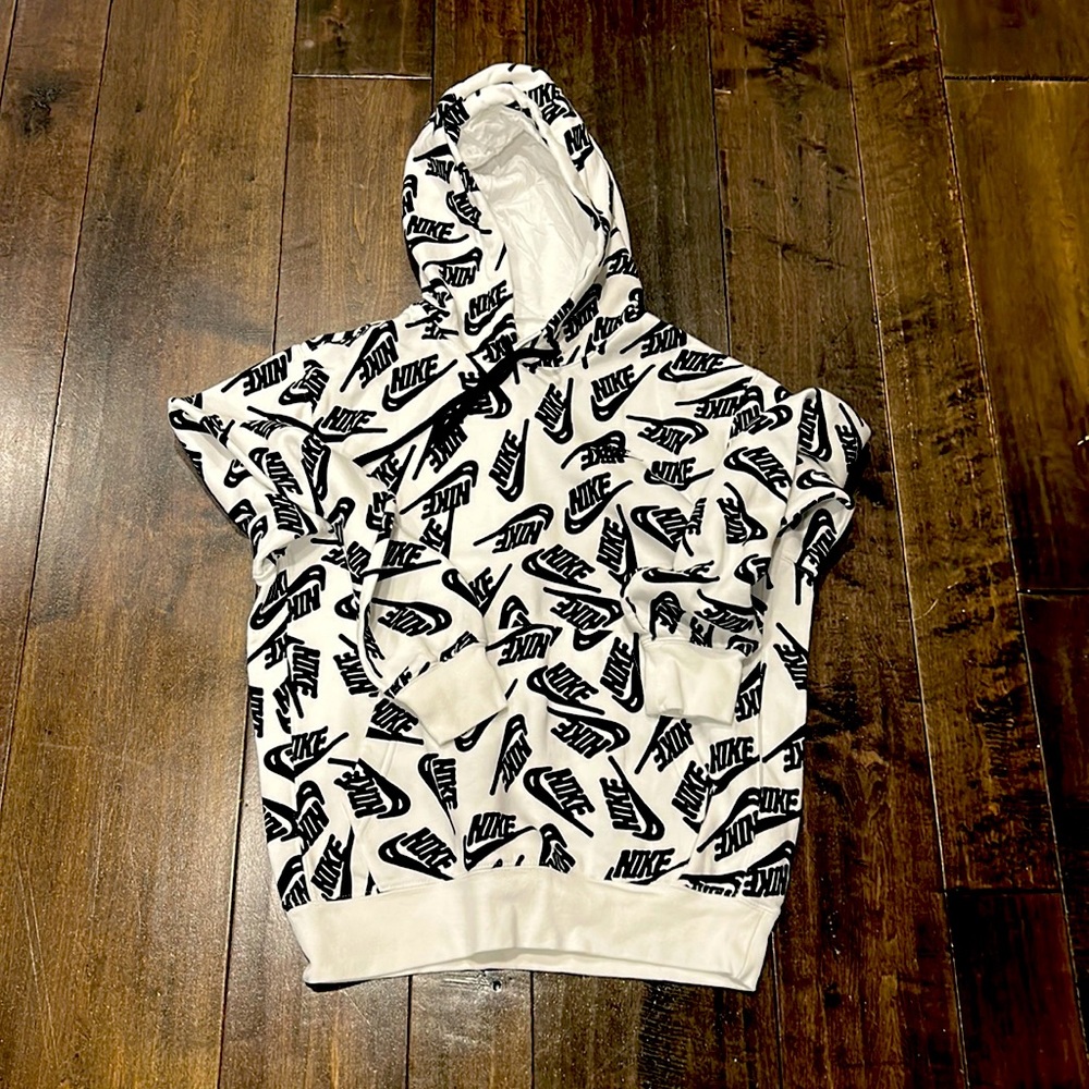 Like new men’s small Nike sweatshirt